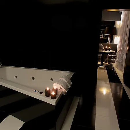 Vinyl M Hotel - Adults Only Отель Меальяда
