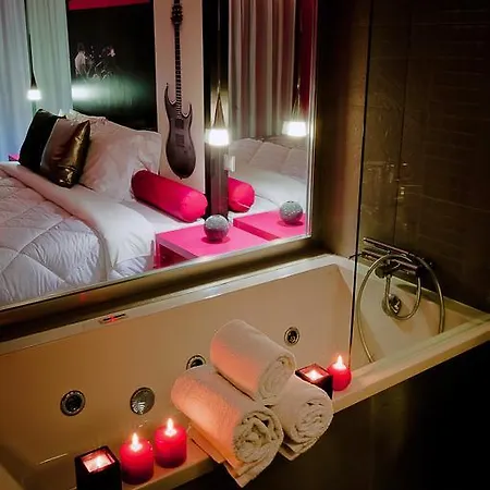 Отель Vinyl M Hotel - Adults Only Меальяда